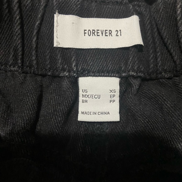 Women’s XS Forever 21 black Jeans shorts - Picture 3 of 3